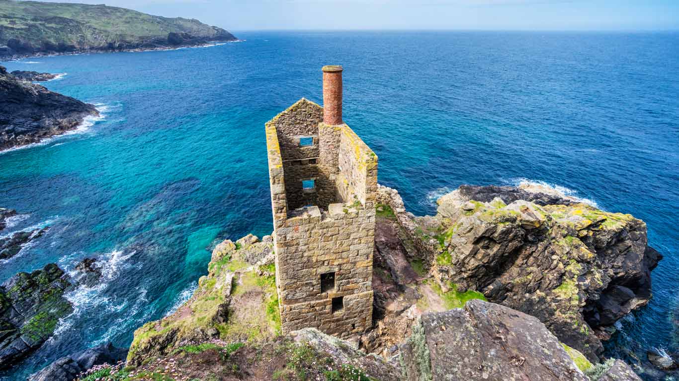 Crowns engine house in Botallack, Cornwall (© Manfred Gottschalk/Getty Images)(Bing United Kingdom)