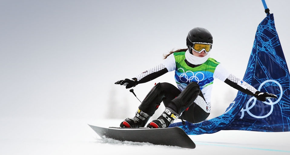 Die slowenische Snowboarderin Gloria Kotnik beim Riesenslalom der Frauen bei den Olympischen Spielen in Vancouver am 26. Februar 2010 – Jamie Squire/Getty Images &copy; (Bing Germany)