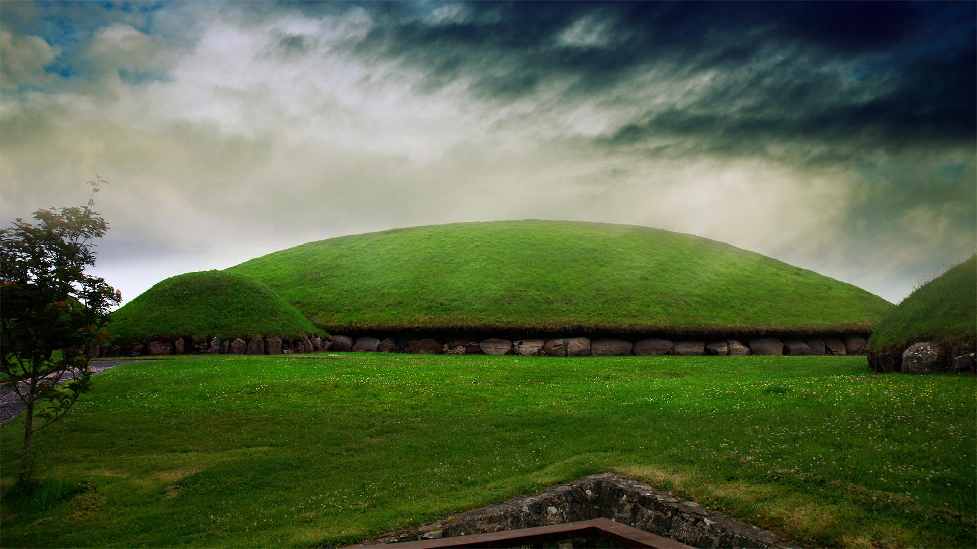 Knowth burial mound in Newgrange, Boyne Valley, Ireland for St Patrick