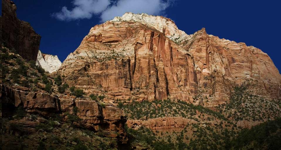 Kings Canyon in the Sierra Nevada Mountains, California --  Bele Olmez/Photolibrary &copy; (Bing Canada)