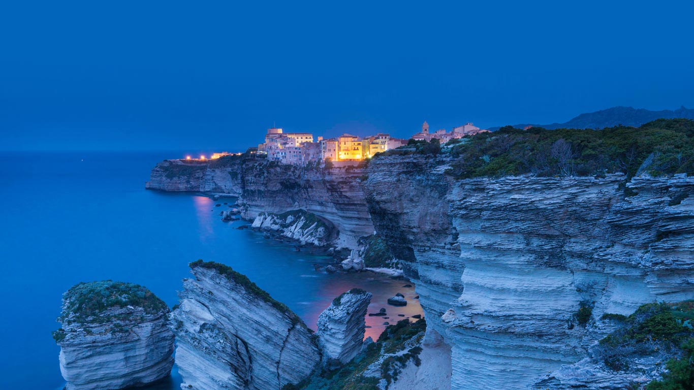 Bonifacio on the island of Corsica, France (© Hemis/Alamy)(Bing United Kingdom)