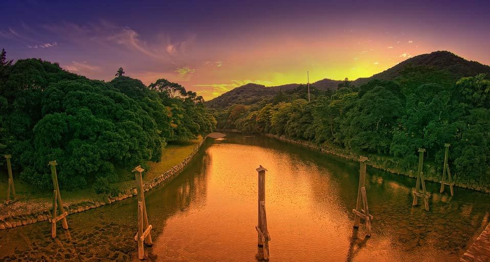 ｢五十鈴川｣三重, 伊勢神宮 (© Altus Plunkett/Flickr/gettyimages) &copy; (Bing Japan)