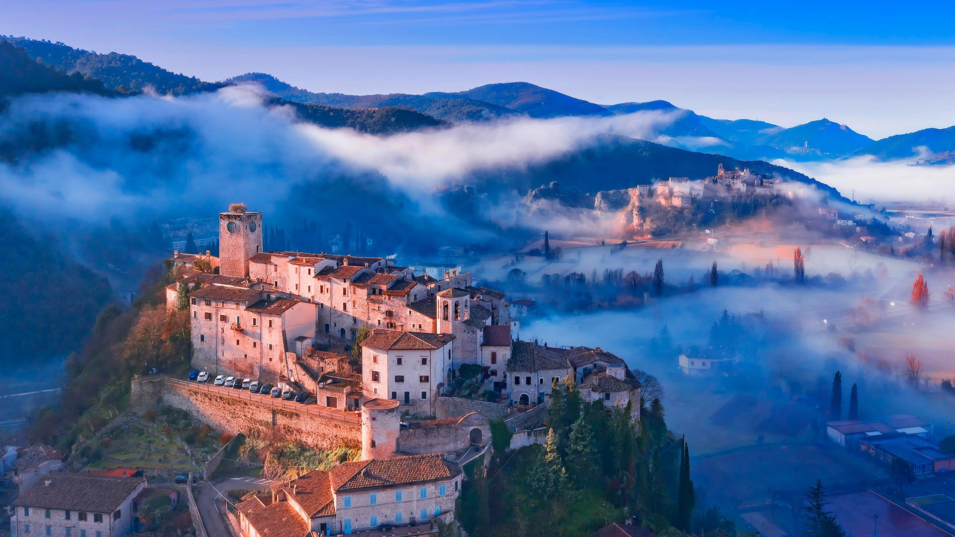 Das Dorf Arrone in Umbrien, Italien (© Maurizio Rellini/eStock Photo)(Bing Deutschland)