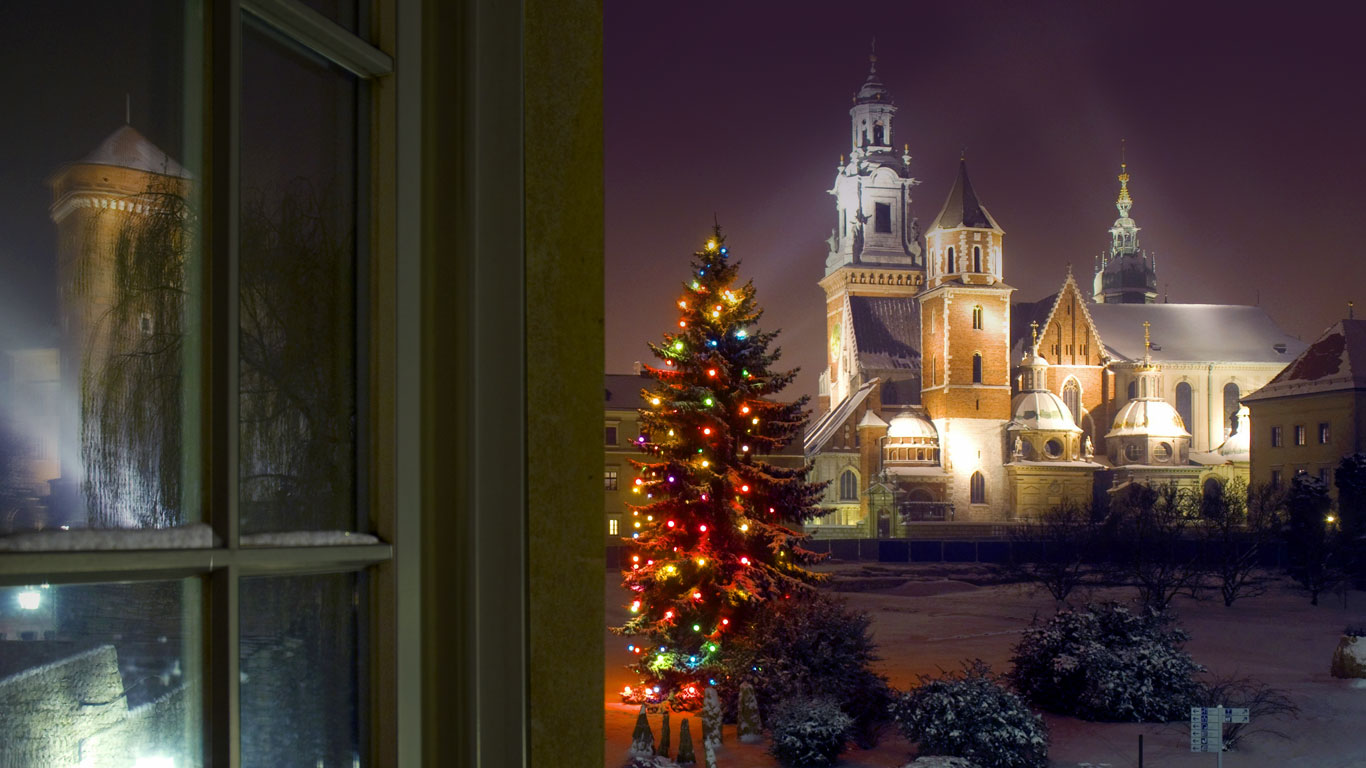 Wawel Castle, Kraków, Poland (© Danuta Hyniewska/age fotostock)(Bing Canada)