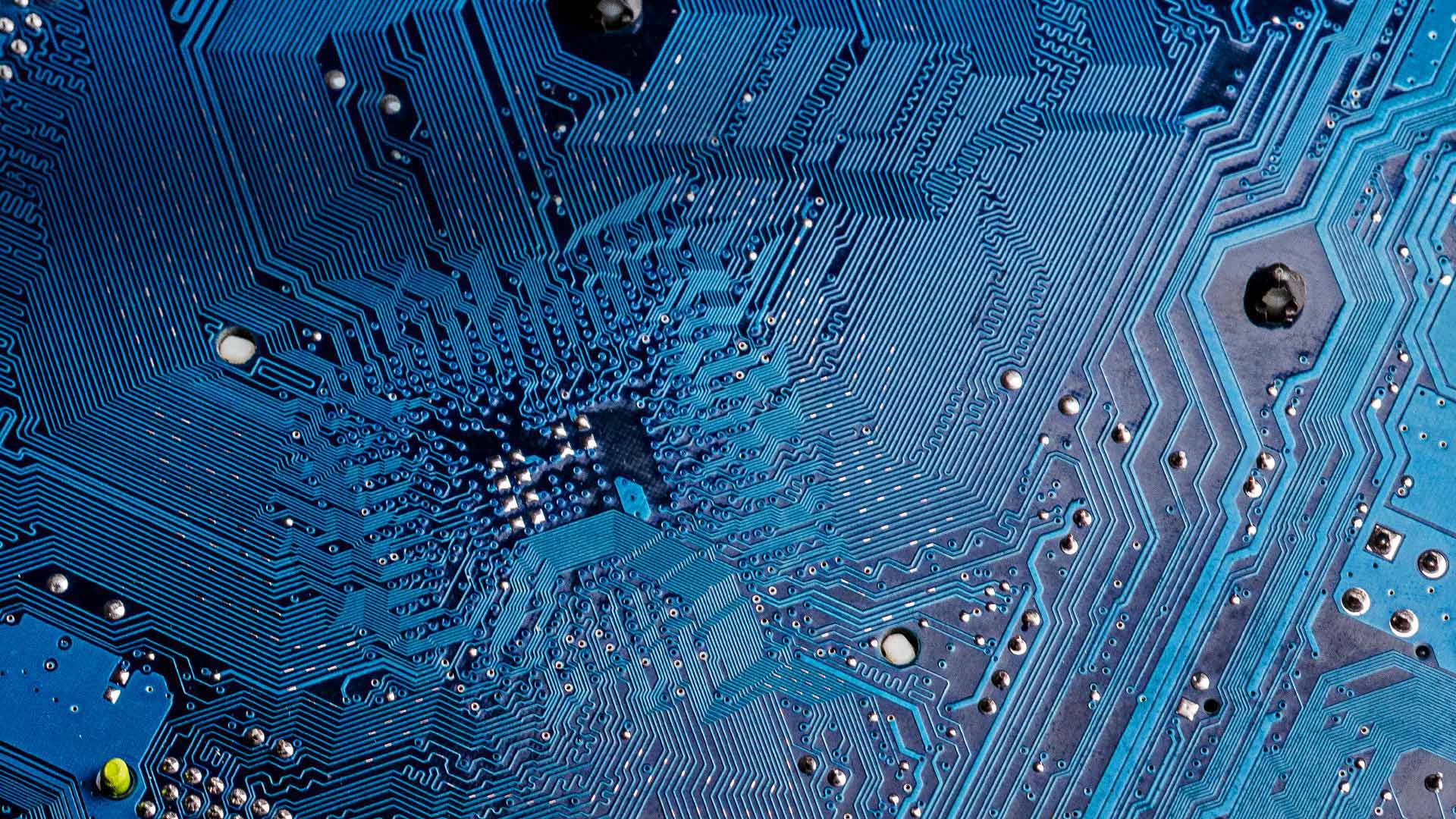 Close-up of a microchip (© Bobkov Evgeniy/Shutterstock)(Bing Canada)