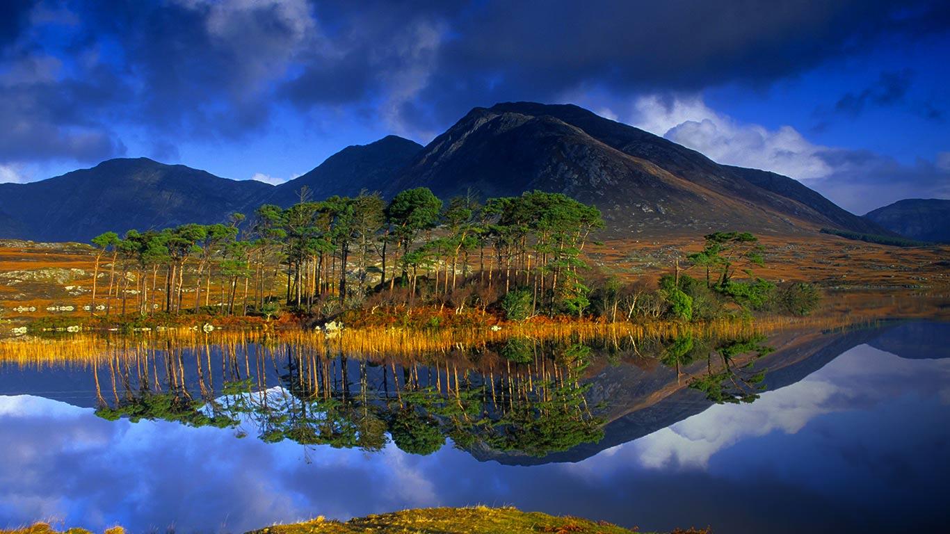 Ballynahinch Lake, Connemara, Co. Galway, Ireland (© H & D Zielske/Age Fotostock)(Bing United Kingdom)