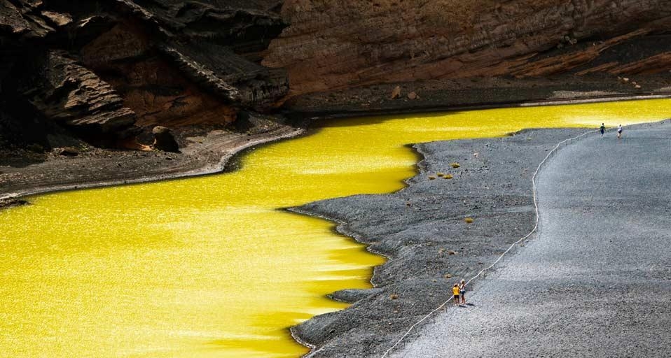 Charco de los Ciclos (also known as “Green Lagoon”) on Lanzarote, Canary Islands, Spain (© Marco Pavan/4Corners) &copy; (Bing United Kingdom)