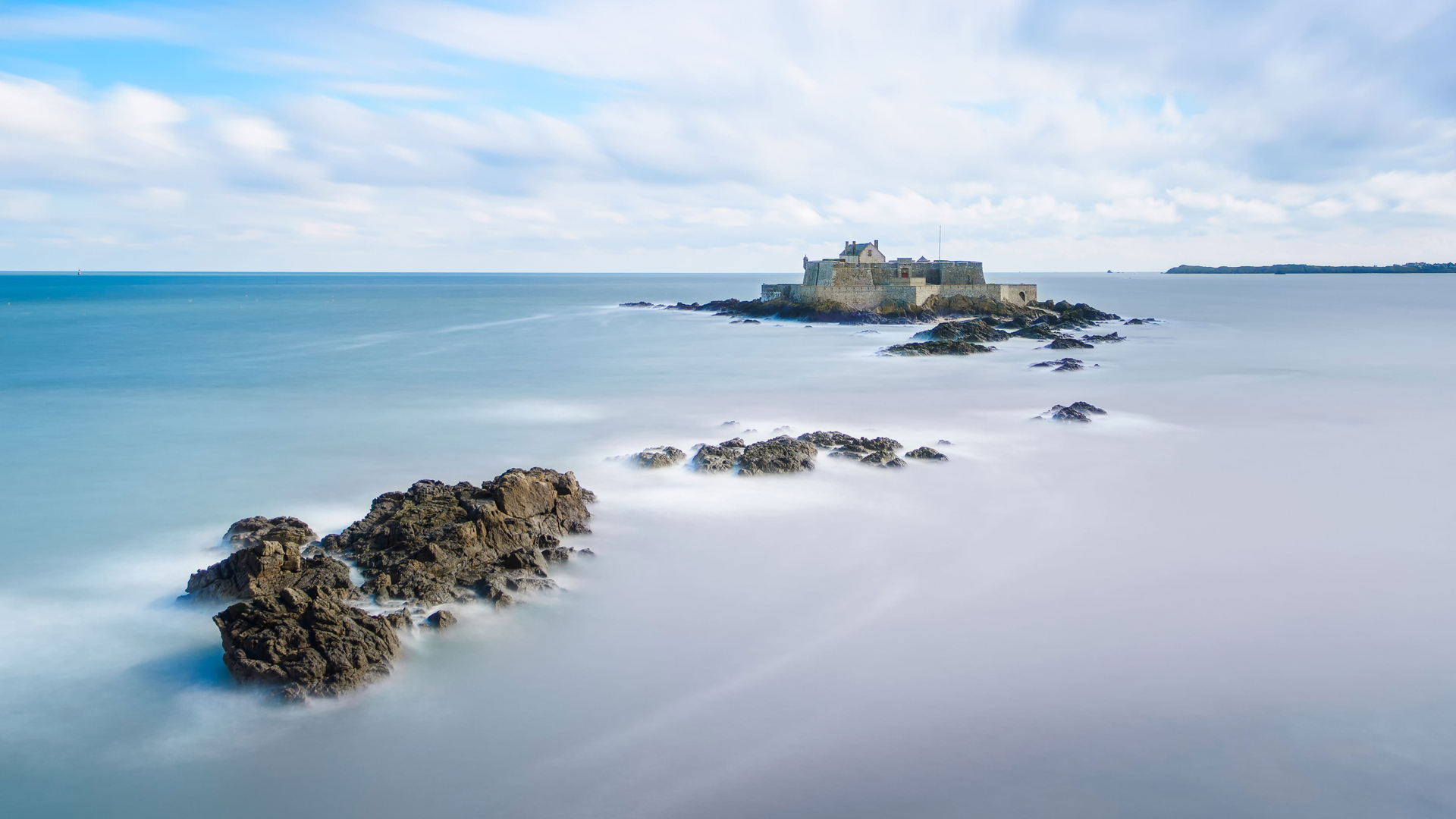 Fort National, Saint-Malo, Brittany, France (© stevanzz/Adobe Photostock)(Bing Australia)