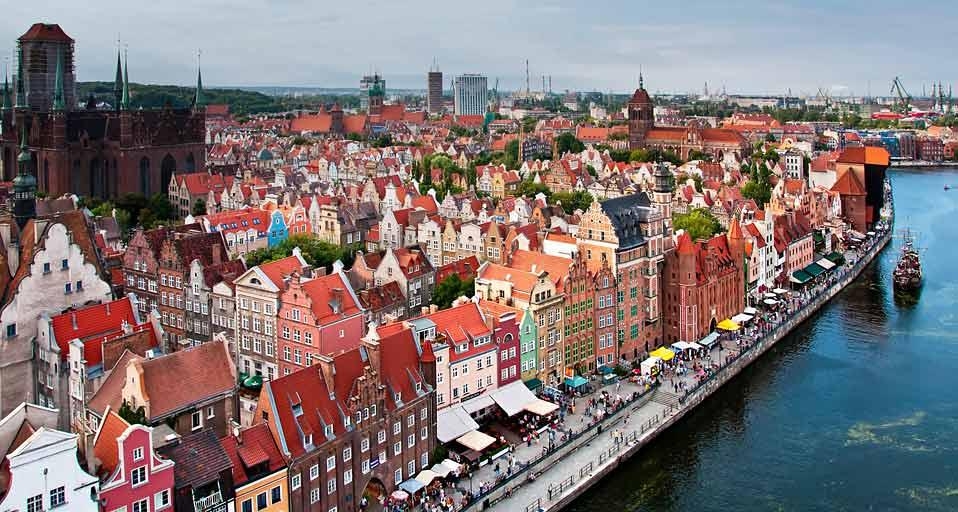 Aerial view of Old Town (Stare Miasto) in Gdańsk, Poland (© Filip Warulik/Alamy) &copy; (Bing United Kingdom)