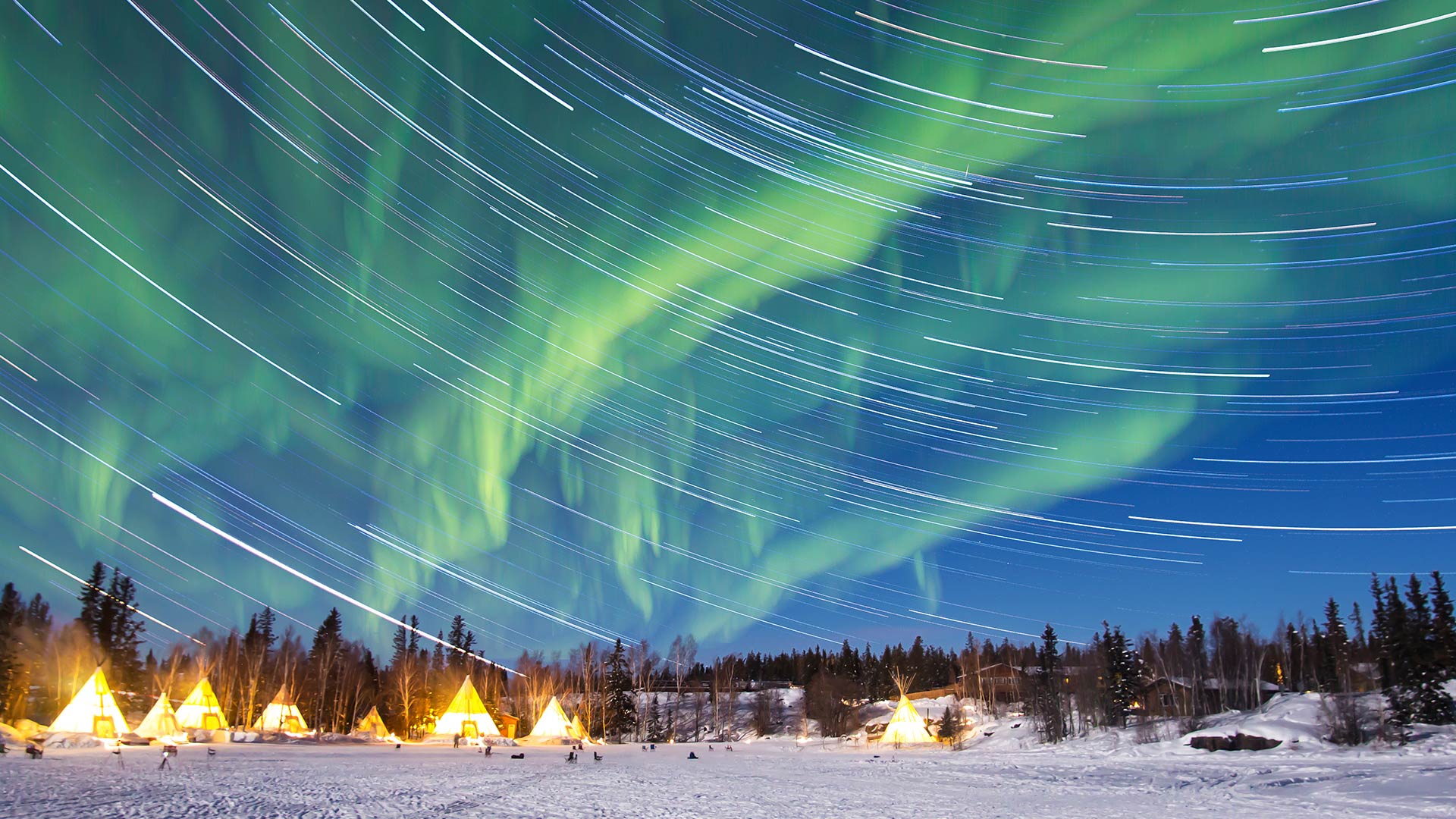 Star trail photography taken in Yellowknife (© Seong-won Jang/EyeEm/Getty Images)(Bing Canada)
