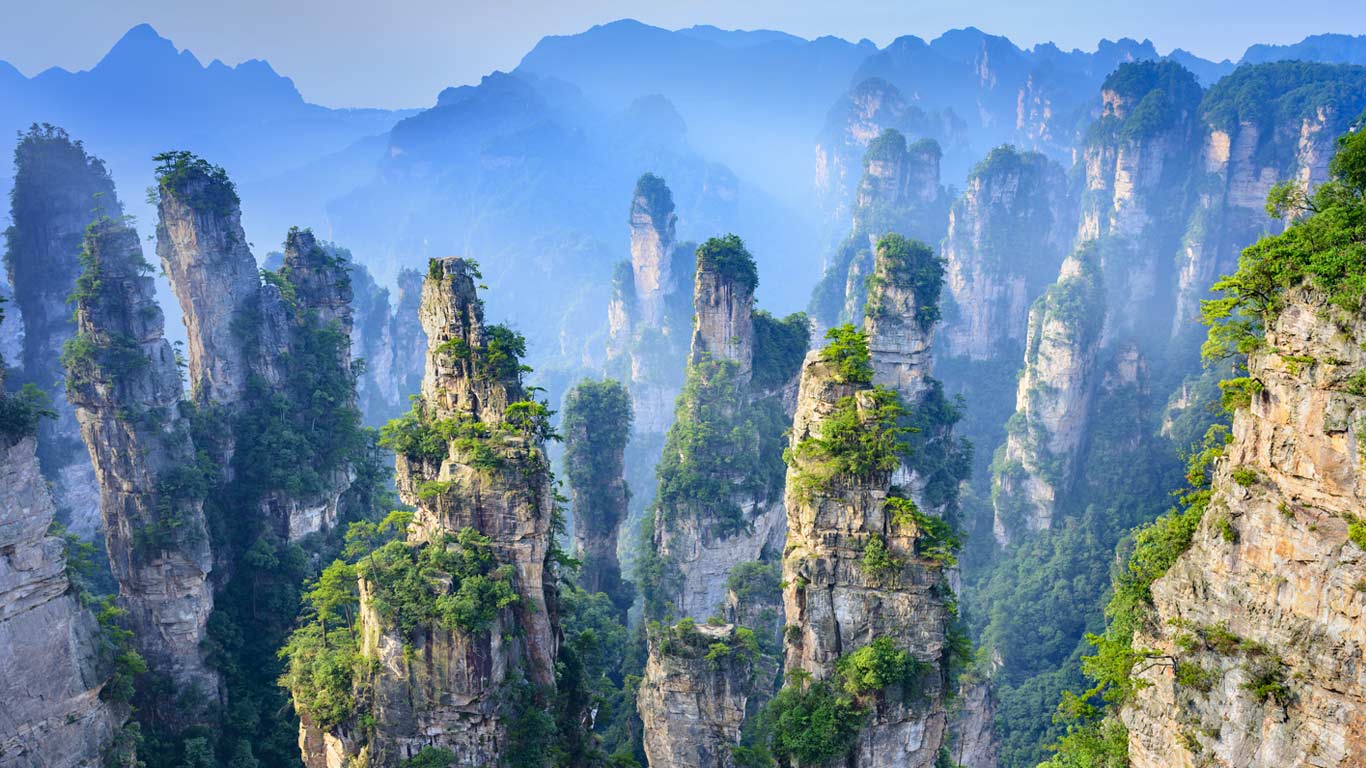 Zhangjiajie National Forest Park in Hunan Province, China (© aphotostory/Shutterstock)(Bing United Kingdom)