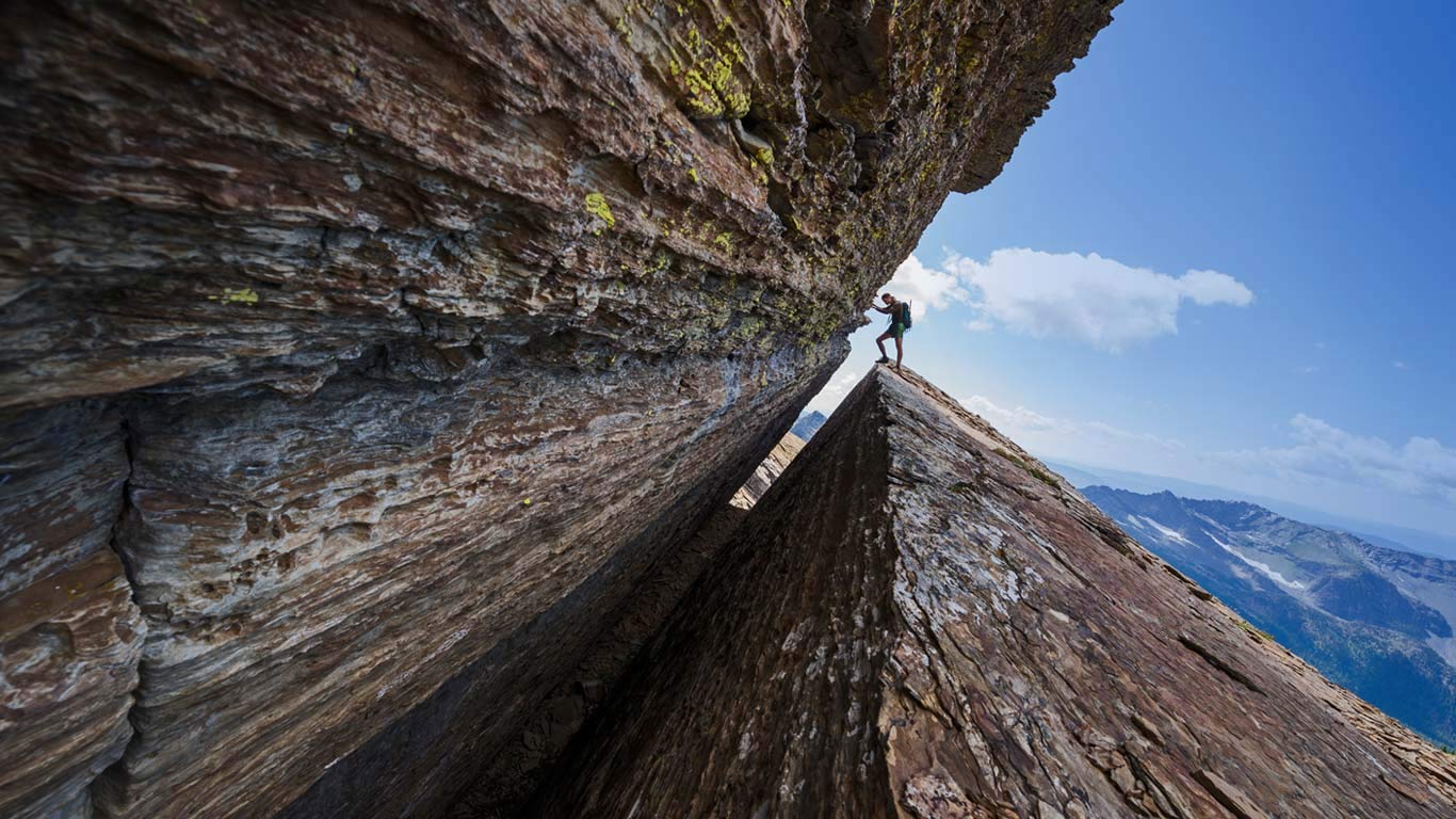 A climber in the Cabinet Mountains Wilderness in Montana (© Steven Gnam/Tandem Stills + Motion)(Bing Canada)