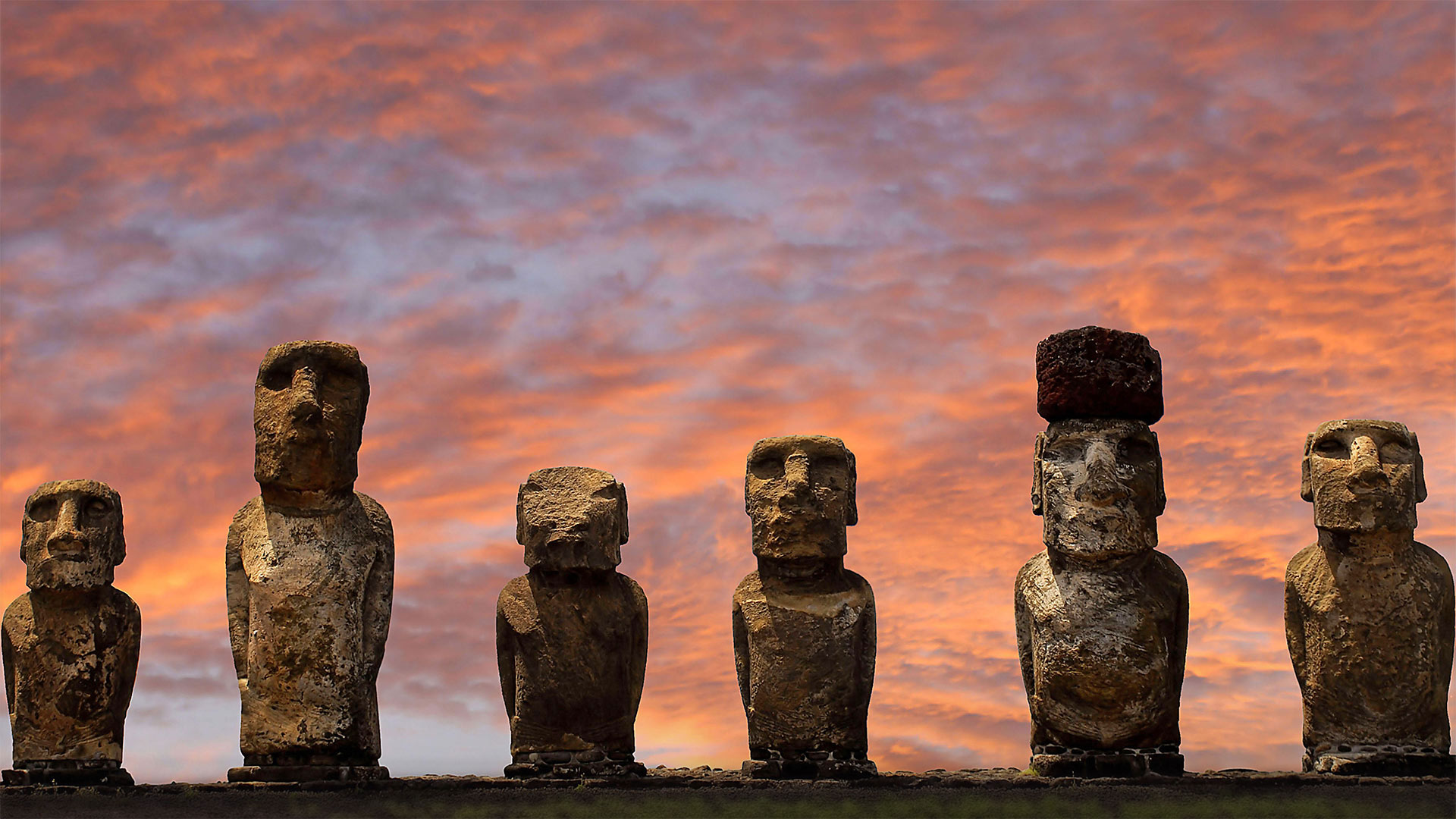 Moai statues at Ahu Tongariki in Rapa Nui National Park, Easter Island, Chile (© blickwinkel/Alamy)(Bing United Kingdom)