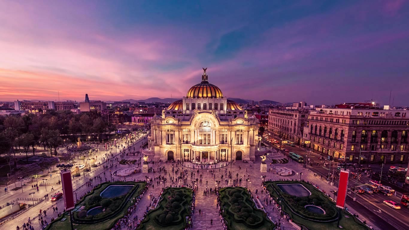 Palacio de Bellas Artes in Mexico City (© Torresigner/Getty Images)(Bing Canada)