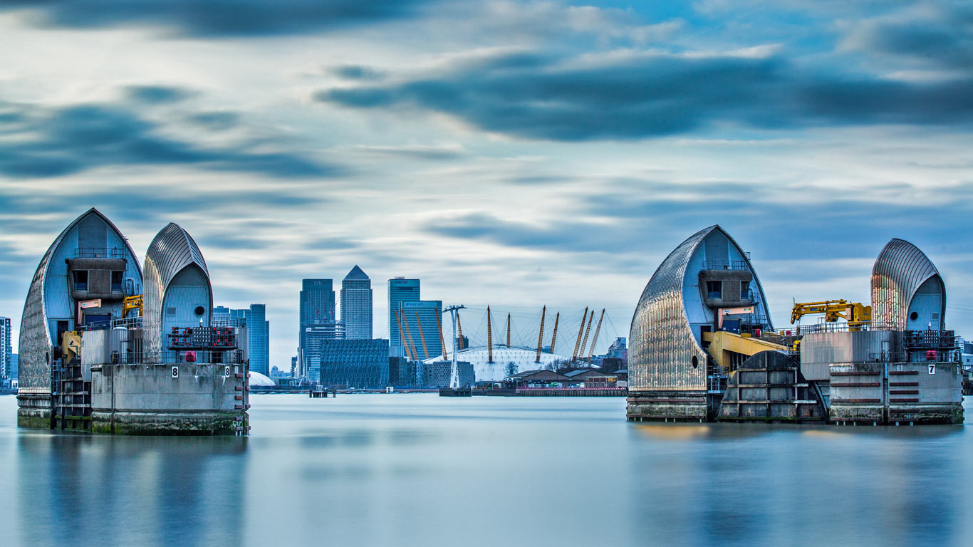 The Thames Barrier in London (© John Alexander/plainpicture)(Bing United Kingdom)