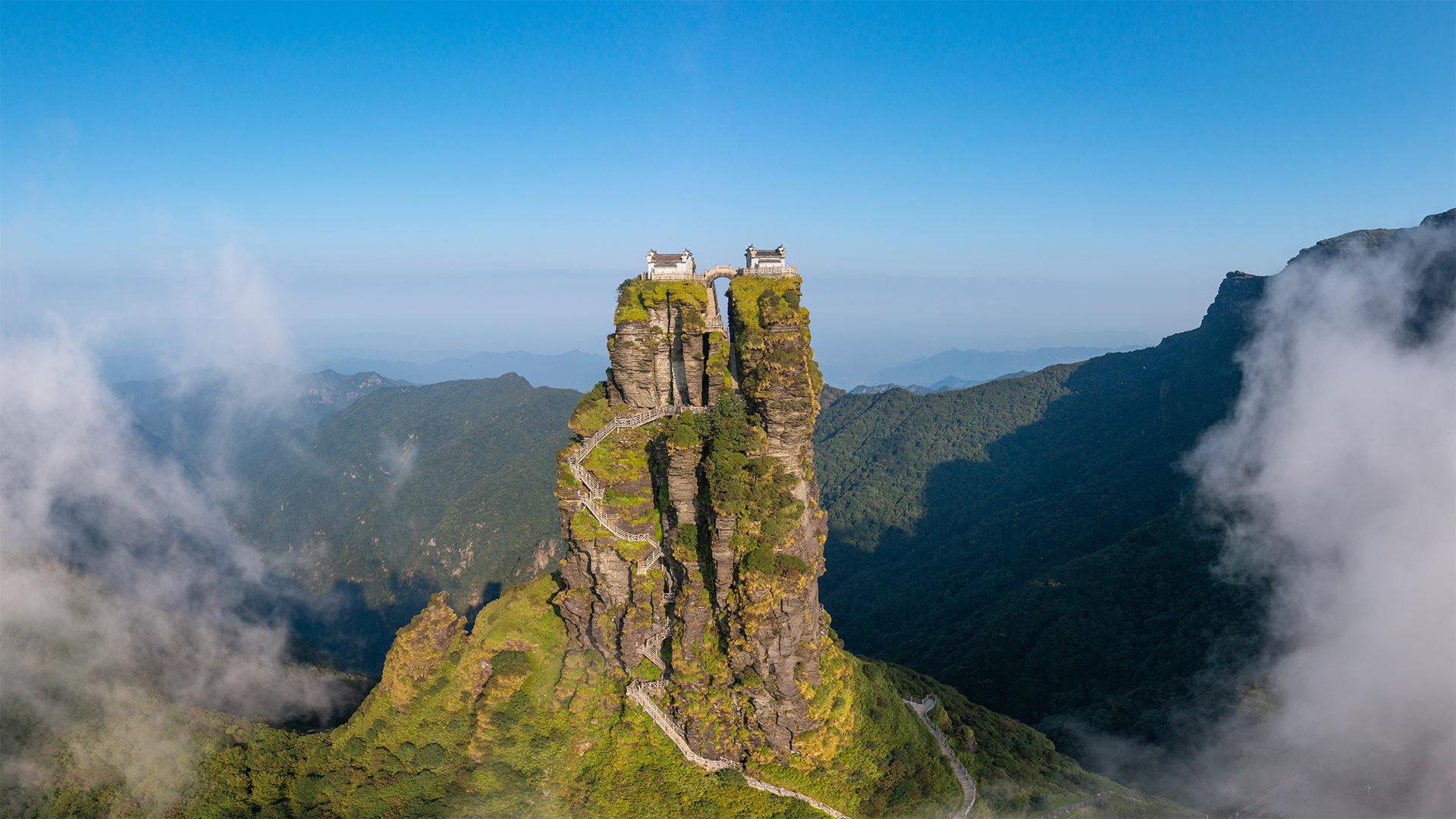 Mount Fanjing in southwest China (© zhuxiaophotography/Shutterstock)(Bing Canada)