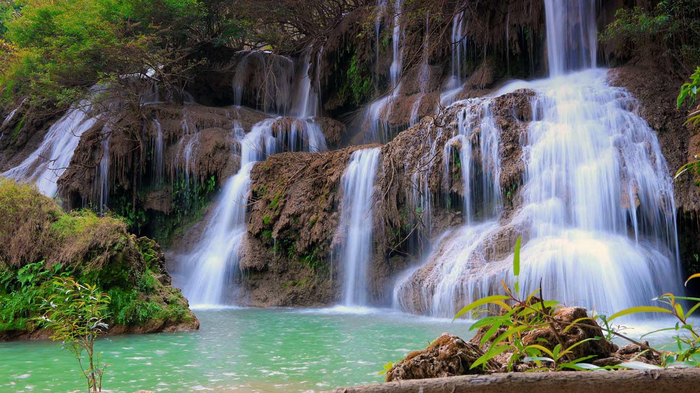 Nam Tok Thi Lo Su in Umphang Wildlife Sanctuary, Thailand (© Apisit Sriputtirut/Alamy)(Bing United Kingdom)
