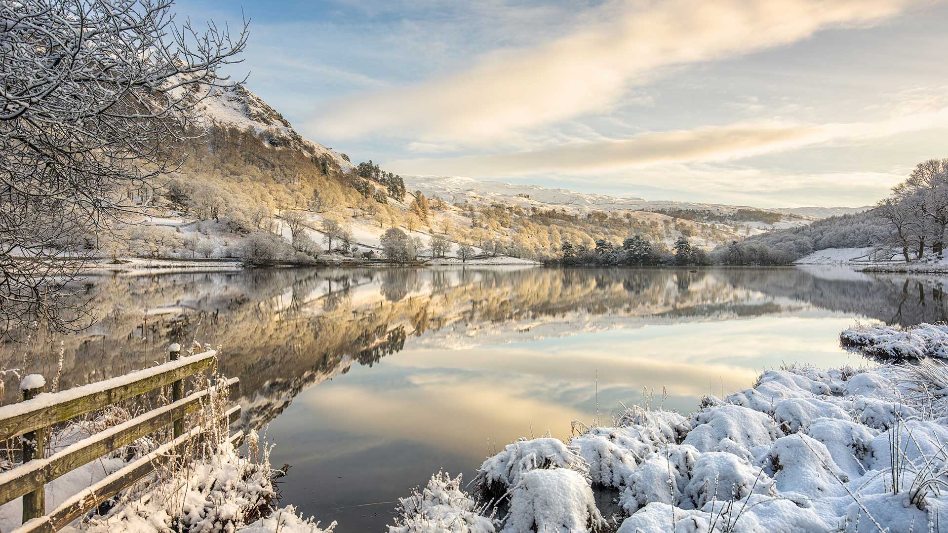 Rydal Water in the Lake District, Cumbria, England (© Tranquillian1/iStock/Getty Images Plus)(Bing Canada)