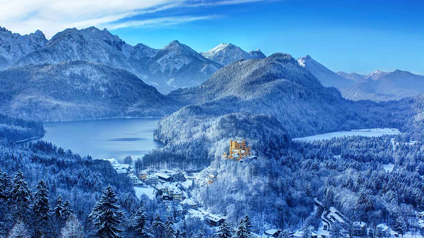 View of castle Hohenschwangau, Bavaria, Germany (© Mespilia/Shutterstock)(Bing United Kingdom)