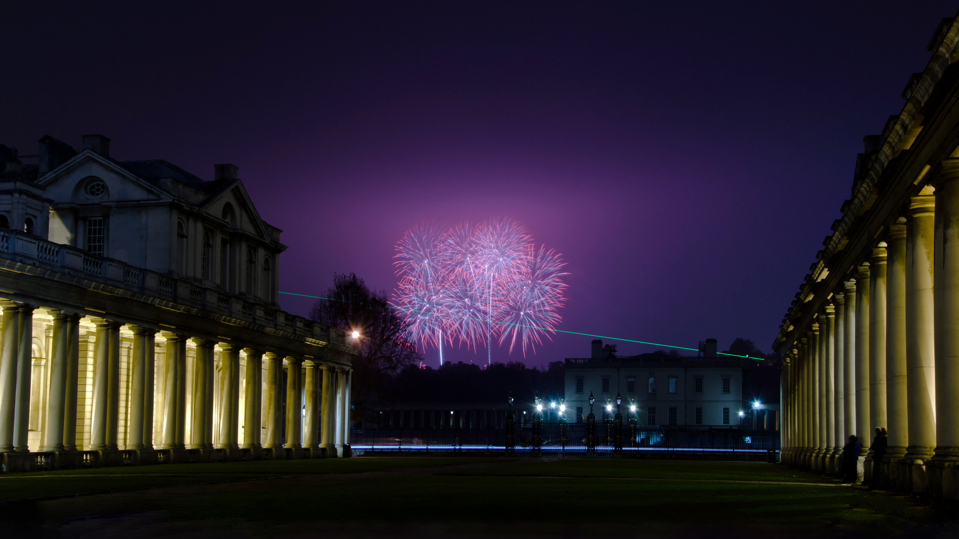 Bonfire Night at the Old Royal Naval College, London (© marcin_libera/Getty Images Plus)(Bing United Kingdom)