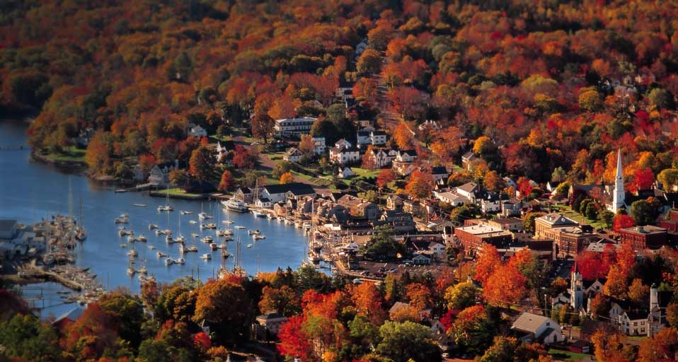 Camden in the autumn, Maine, USA -- Imagestate/Tips Images &copy; (Bing United Kingdom)
