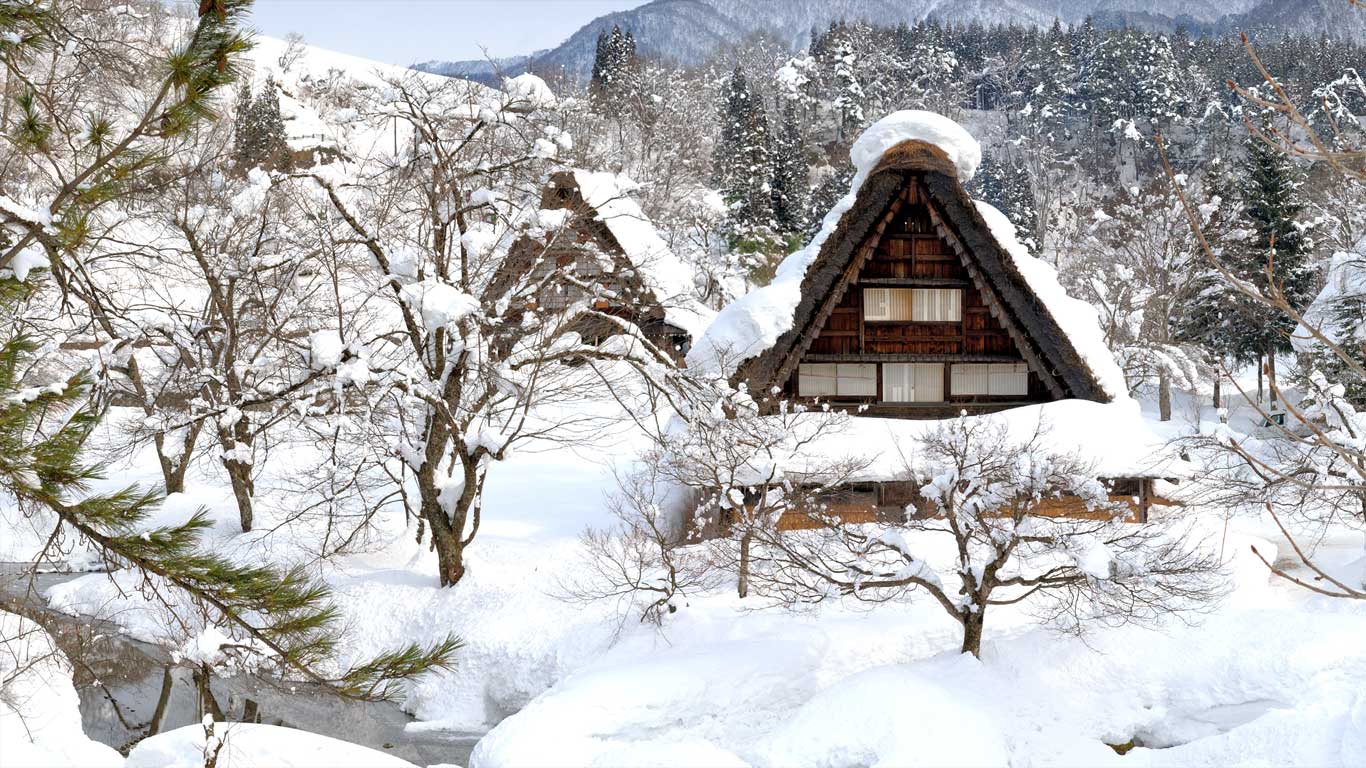 ｢雪の白川郷｣岐阜 (© kojihirano/Getty Images)(Bing Japan)