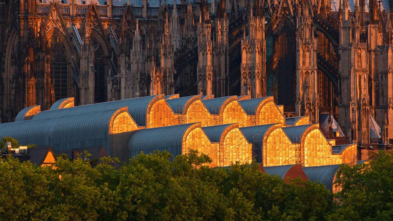 Cathedral and Museum Ludwig, Cologne, North Rhine-Westphalia, Germany (© Heinz Wohner/Getty Images)(Bing United Kingdom)