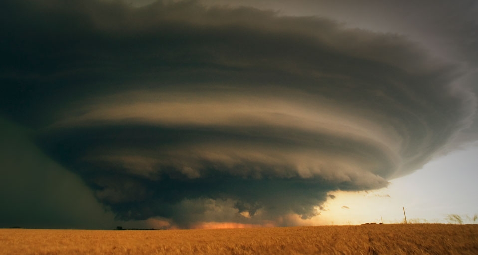 An isolated supercell thunderstorm over south-central Kansas -- Jim Reed/Corbis &copy; (Bing United Kingdom)
