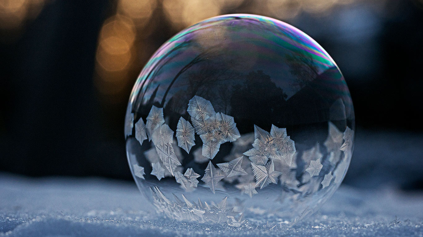 A macro shot of a frozen soap bubble on snow, Montreal (© Marianna Armata/Getty Images)(Bing Canada)