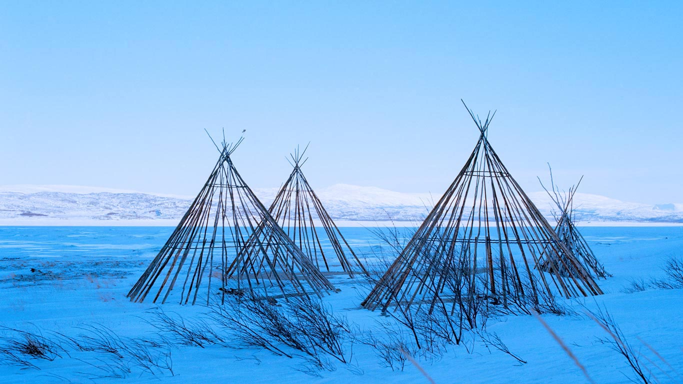 Sami lavvu structures, Finnmark, Norway (© Céleste Manet/plainpicture)(Bing United Kingdom)