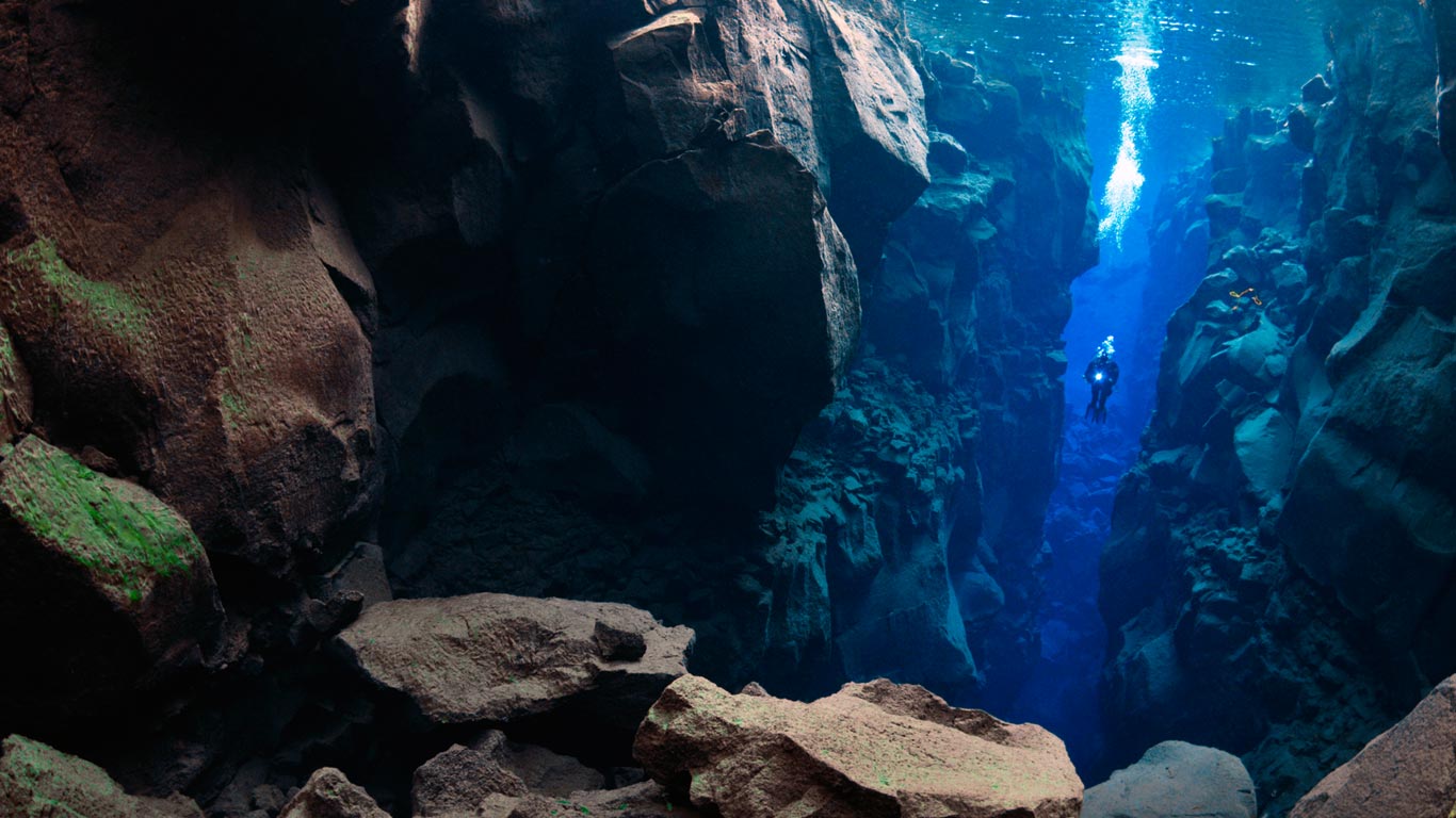 Diver in the Silfra, Thingvellir Lake, Thingvellir National Park, Iceland (© Wild Wonders of Europe/Lundgren/Corbis)(Bing United Kingdom)