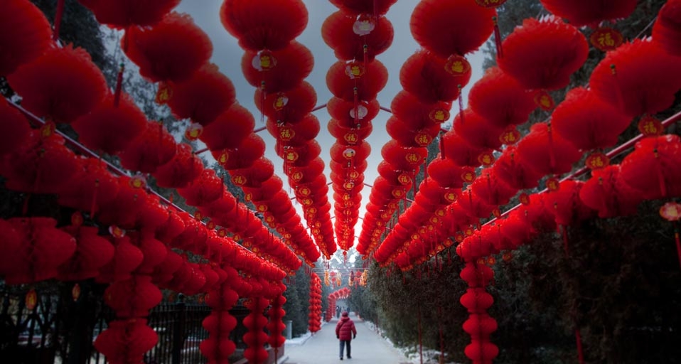Lanterns hung to mark the upcoming Chinese New Year in the Altar of Earth park in Beijing, China -- Adrian Bradshaw/Corbis &copy; (Bing United Kingdom)