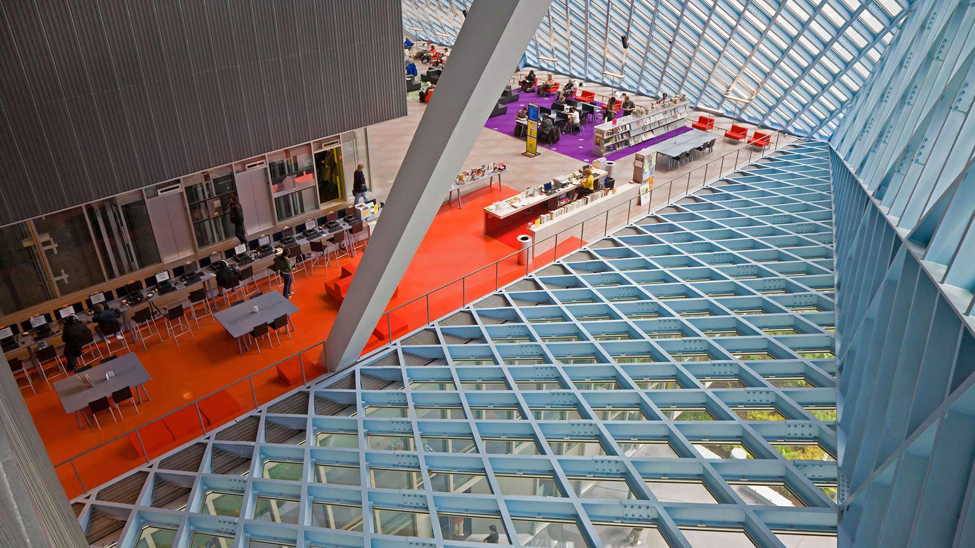 Interior of Seattle Public Library’s Central Library  (© Ron Buskirk/Alamy)(Bing United States)