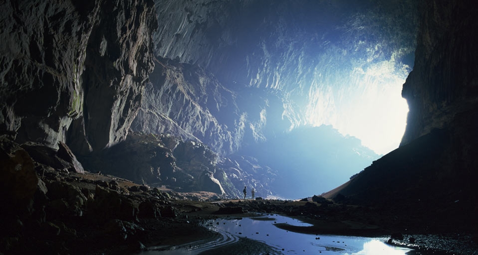 Deer Cave, Mulu National Park, Sarawak, island of Borneo, Malaysia (© Richard Ashworth/Photolibrary) &copy; (Bing United Kingdom)