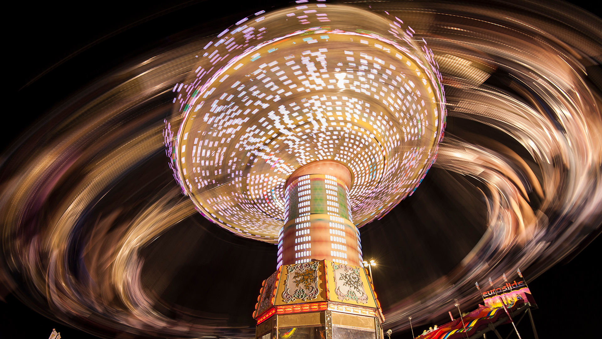 The Swing Tower at CNE, Toronto (© Brett Ida/Shutterstock)(Bing Canada)
