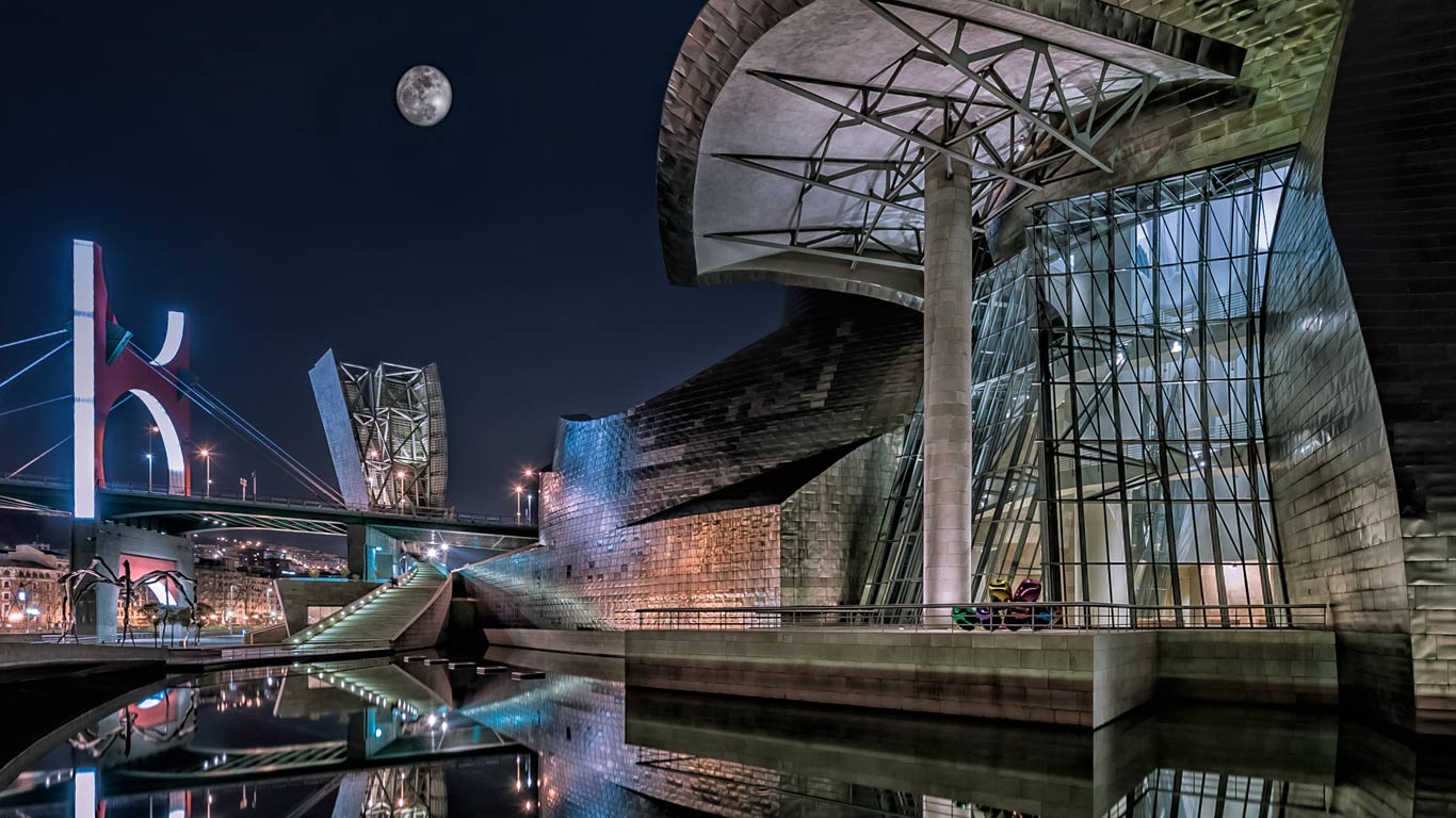 Guggenheim Museum Bilbao, Bilbao, Spain (© Juan Carlos Sancho Folgueiras/500px)(Bing United Kingdom)