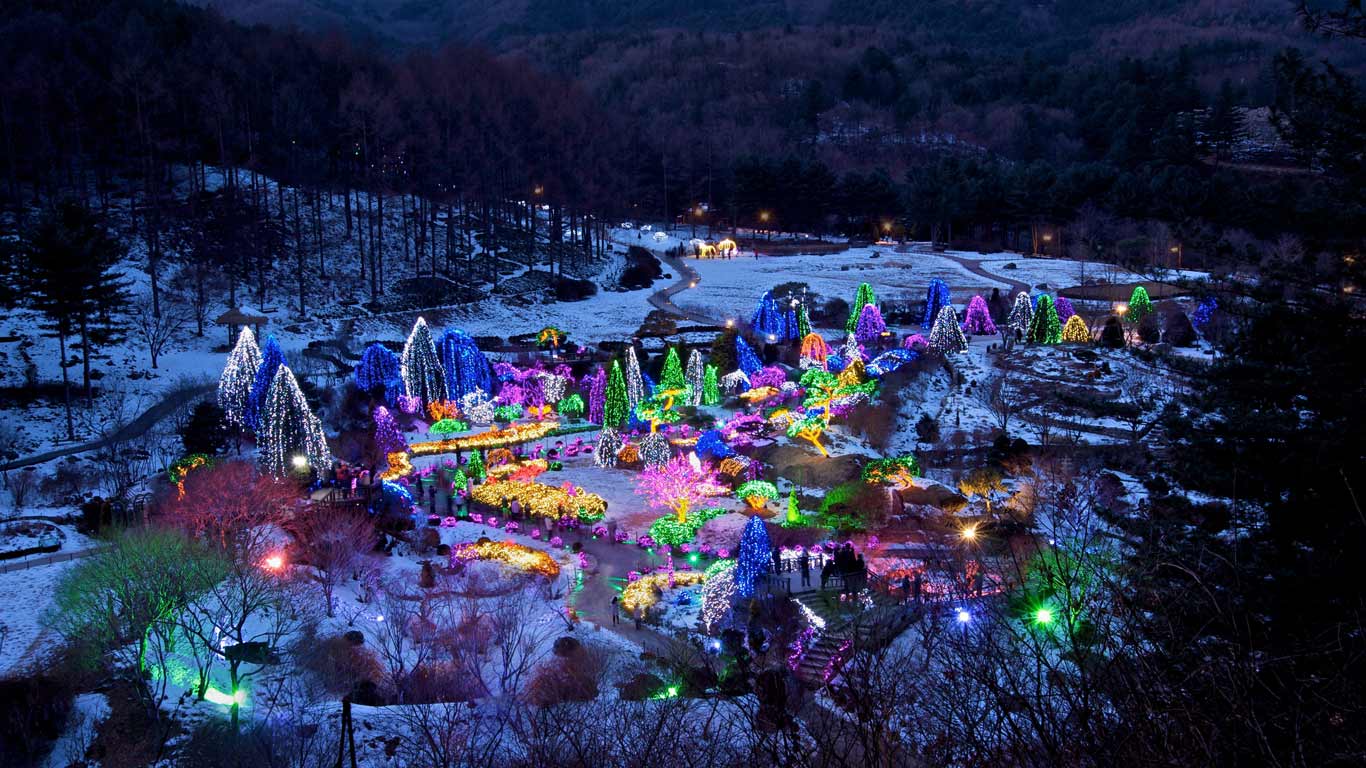 Achim Goyo (Garden of Morning Calm),  Sang-myun, Gyeonggi Province, South Korea (© Panorama Stock)(Bing United Kingdom)