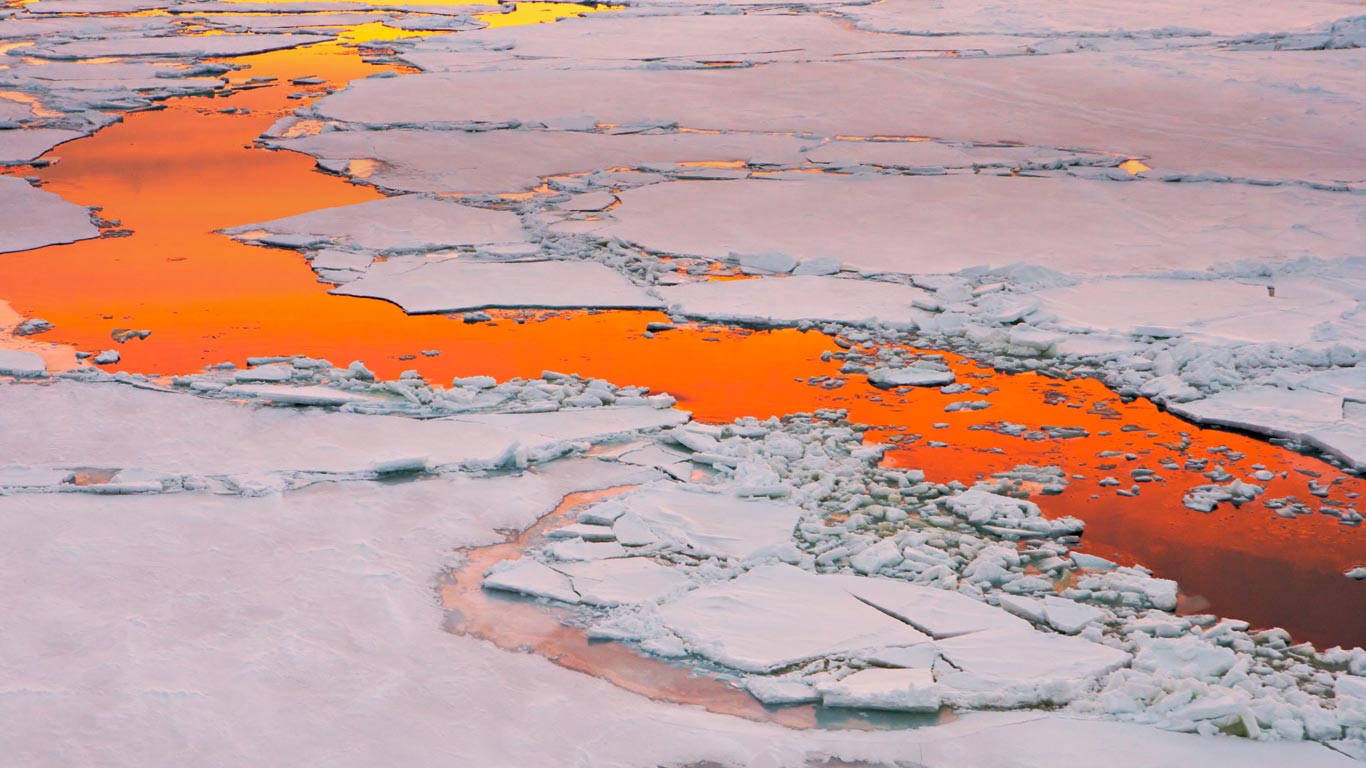 Antarctic Sound at sunset, Antarctica (© Enrique R Aguirre Aves/Getty Images)(Bing United Kingdom)