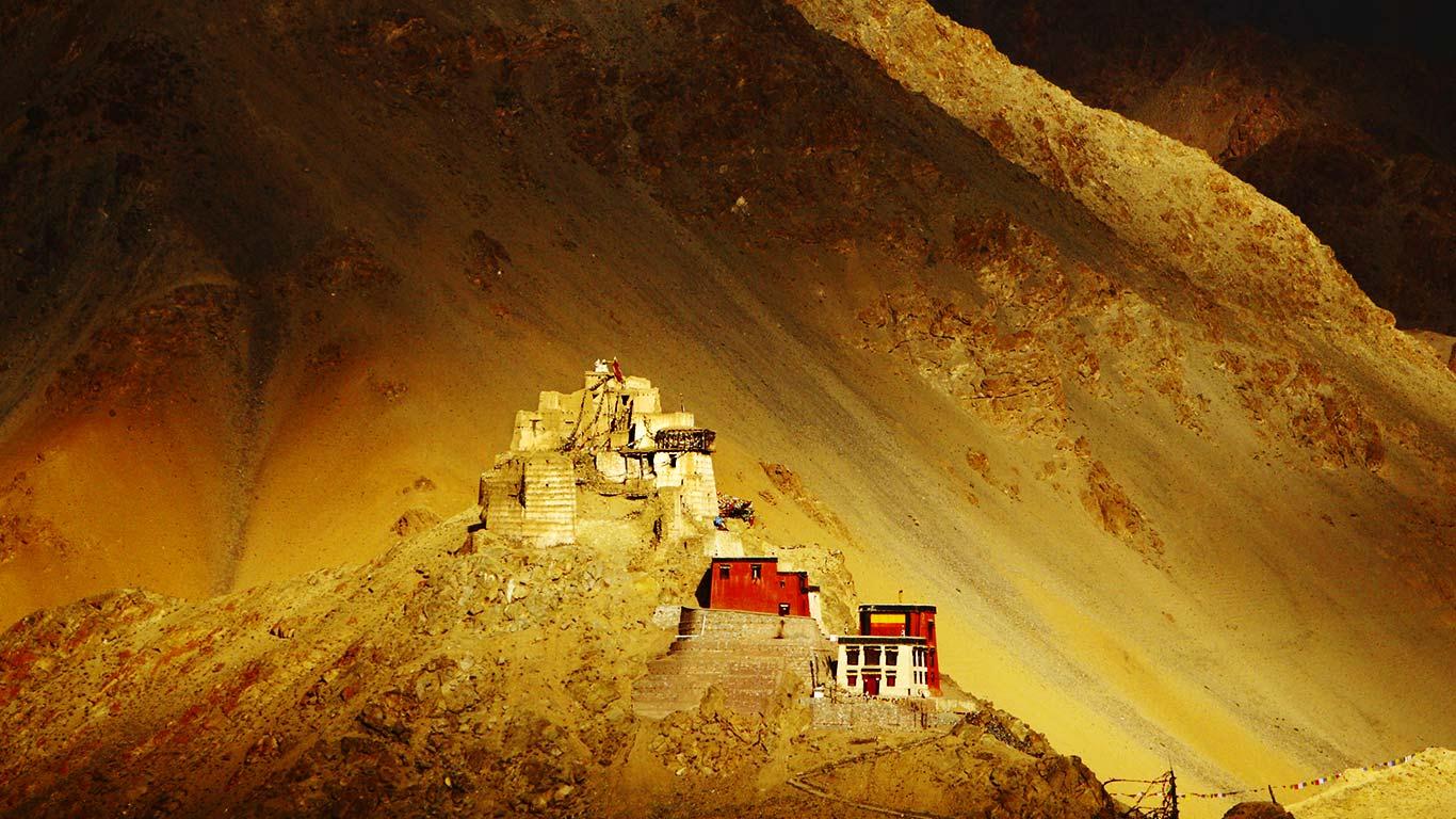 Namgyal Tsemo Monastery, Leh Ladakh, India (© Kelly Cheng/Getty Images)(Bing United Kingdom)
