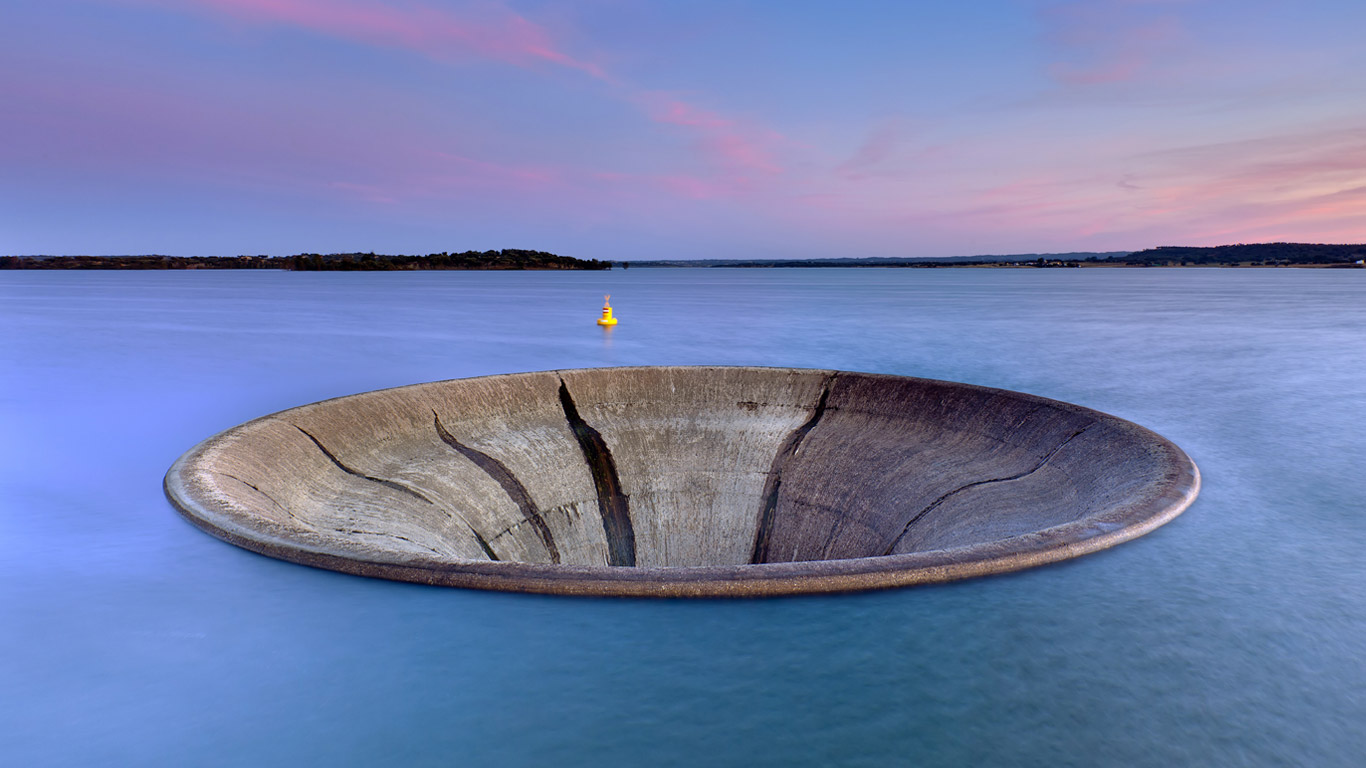 Spillway, Monte da Rocha Dam, near Ourique, Portugal (© André Gonçalves/SuperStock)(Bing United Kingdom)