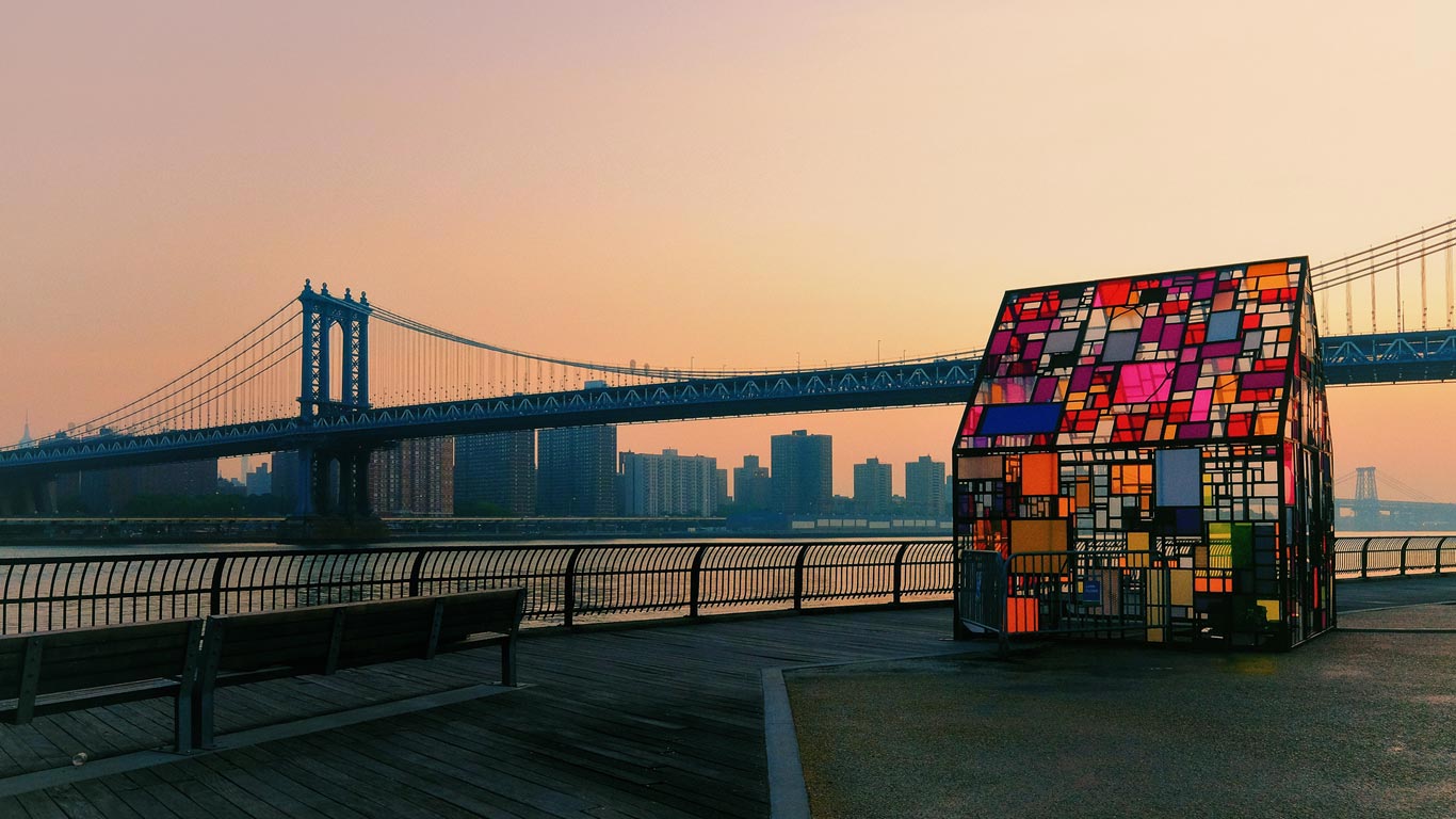 ‘Kolonihavehus, 2010’ by Tom Fruin in Brooklyn Bridge Park, New York, USA (© Daniel Haug/Getty Images)(Bing United Kingdom)