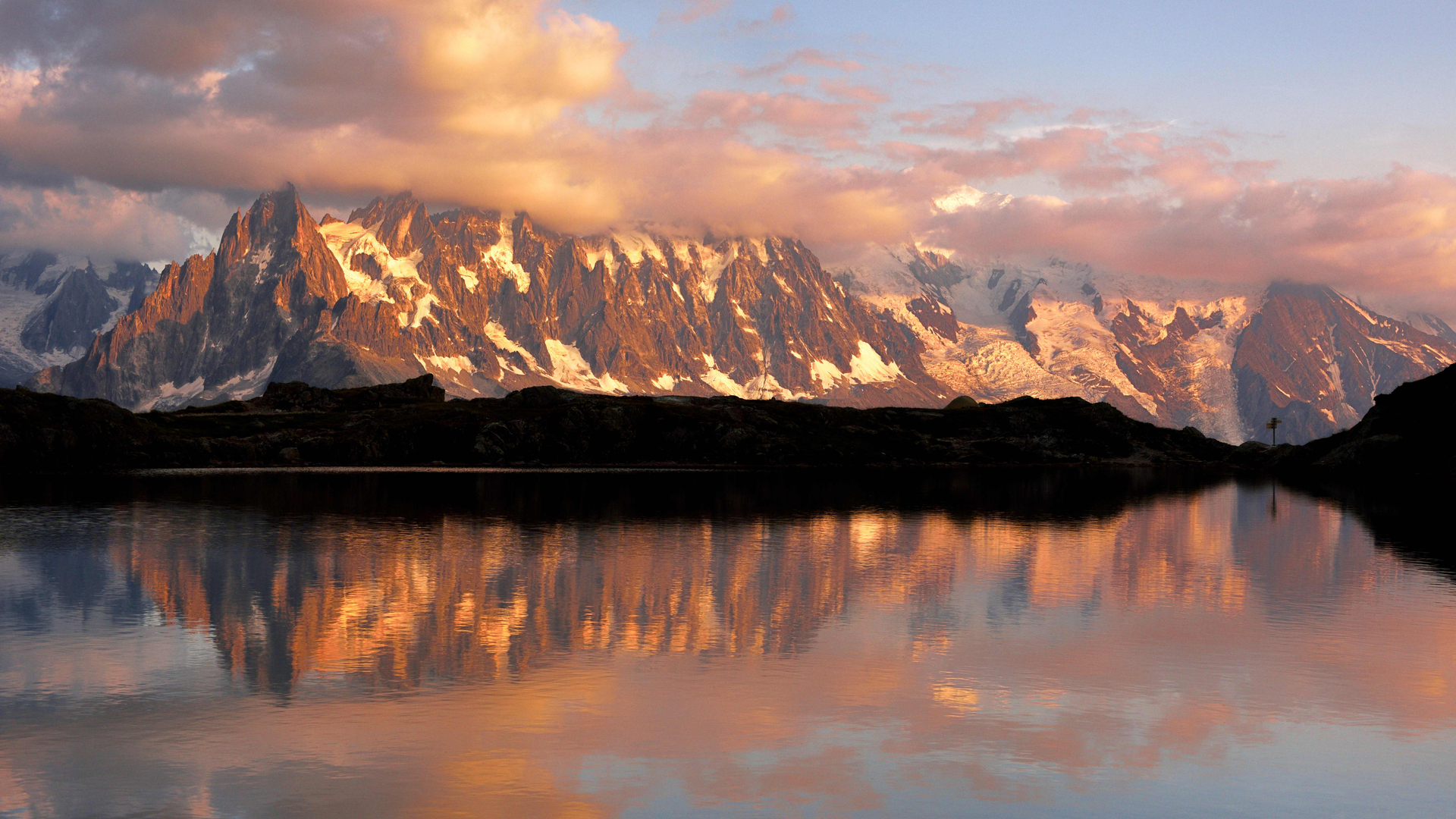 Mont Blanc massif, Lacs des Chéserys, Chamonix, France (© Stefan Huwiler/Alamy)(Bing Australia)