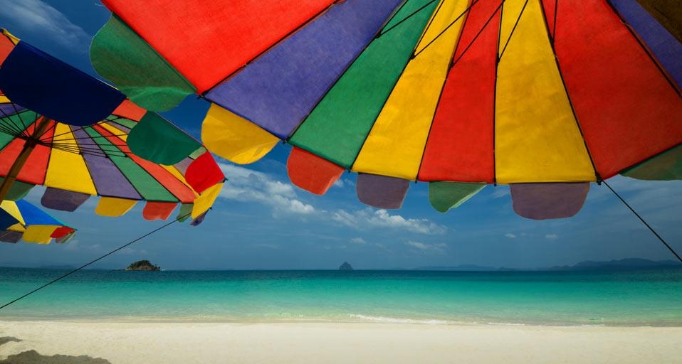 Umbrellas on a sunny beach in Southern Thailand (© Ocean/Corbis) &copy; (Bing Canada)