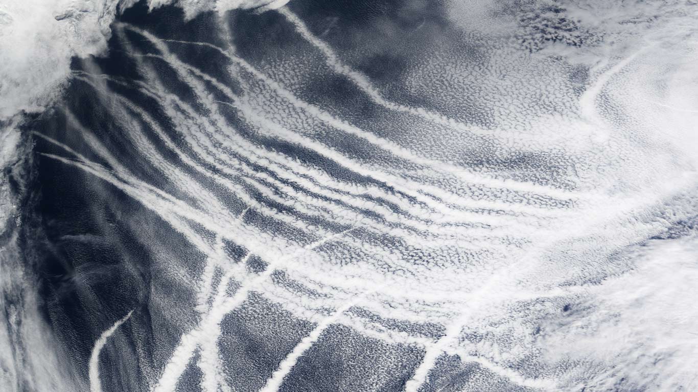 Ship tracks over the Pacific Ocean made visible by the clouds that form around the particles in ship exhaust (© NASA)(Bing Canada)