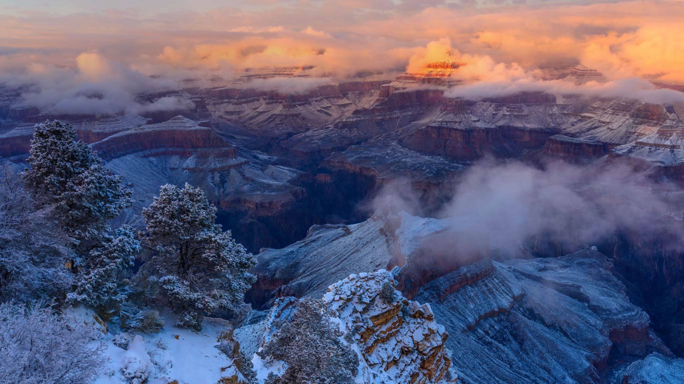 Winter at the Isis Temple in Grand Canyon National Park, Arizona (© Adam Schallau/Offset)(Bing Canada)