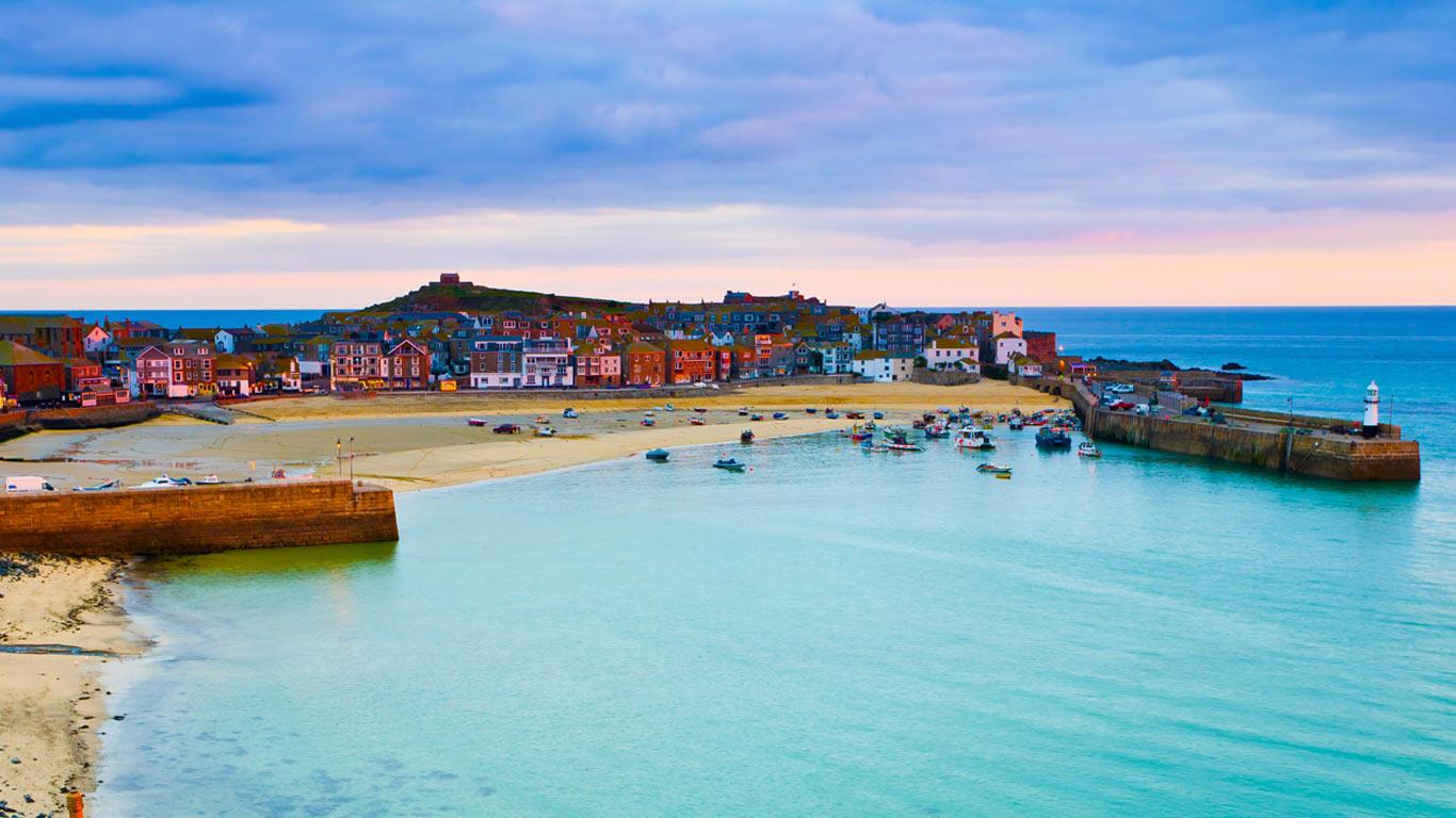 The harbour at St. Ives, Cornwall, England (© Ian Wool/Age Fotostock)(Bing United Kingdom)