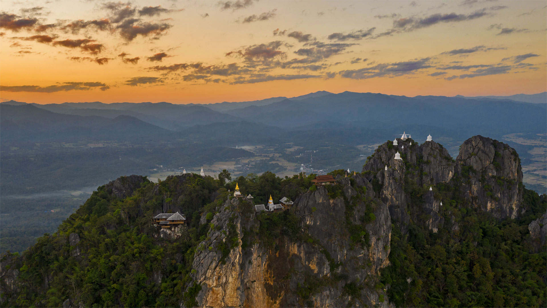 ｢ワット・プラプッタバート・スッターワート｣タイ, ラムパーン県 (© pa_YON/Getty Images)(Bing Japan)