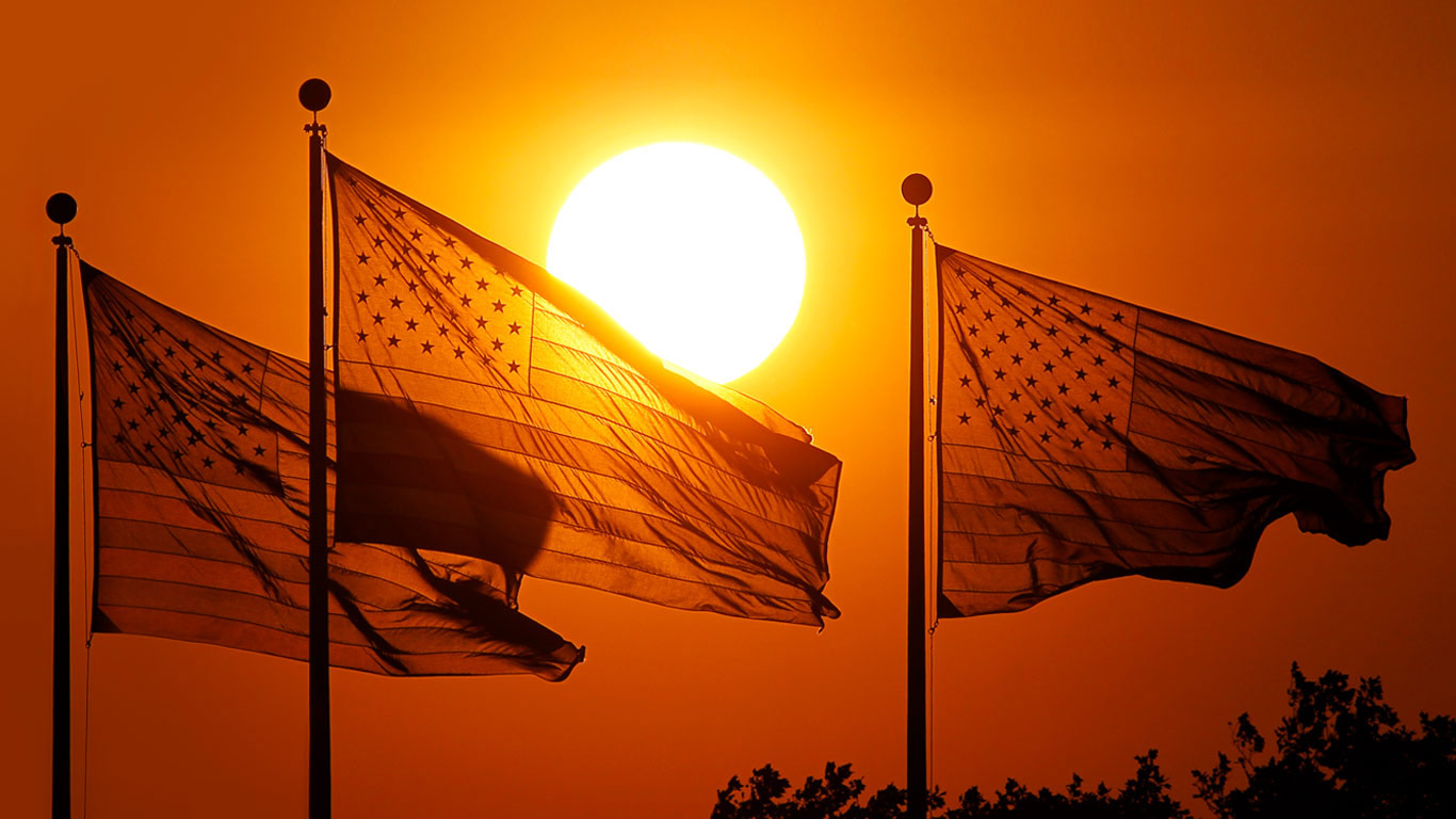 Flag plaza at Liberty State Park in Jersey City, New Jersey (© Gary Hershorn/Getty Images)(Bing United States)