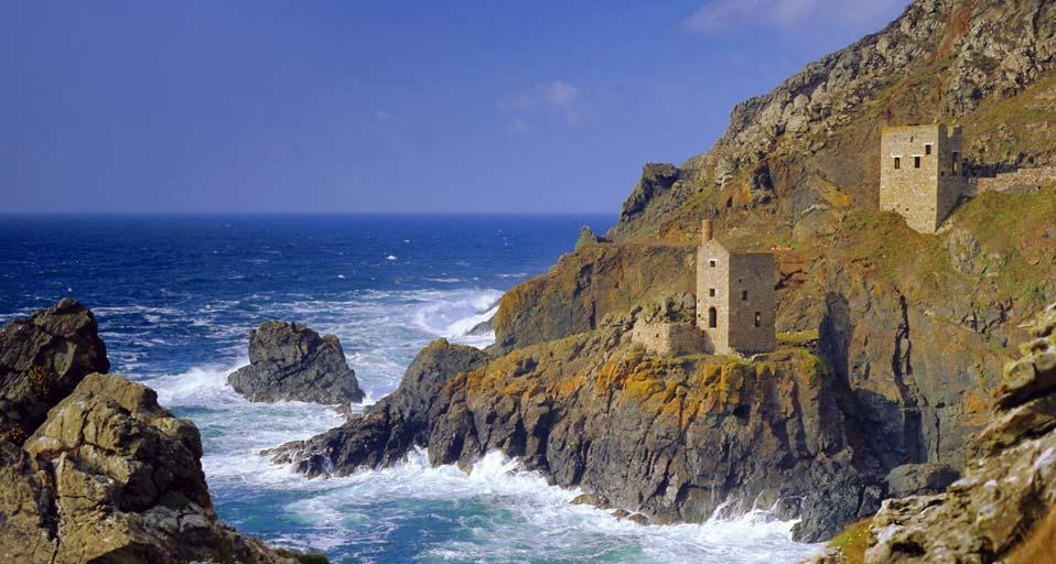 Botallack Tin Mines, Cornwall, England (© John Miller/Age Fotostock) &copy; (Bing United Kingdom)
