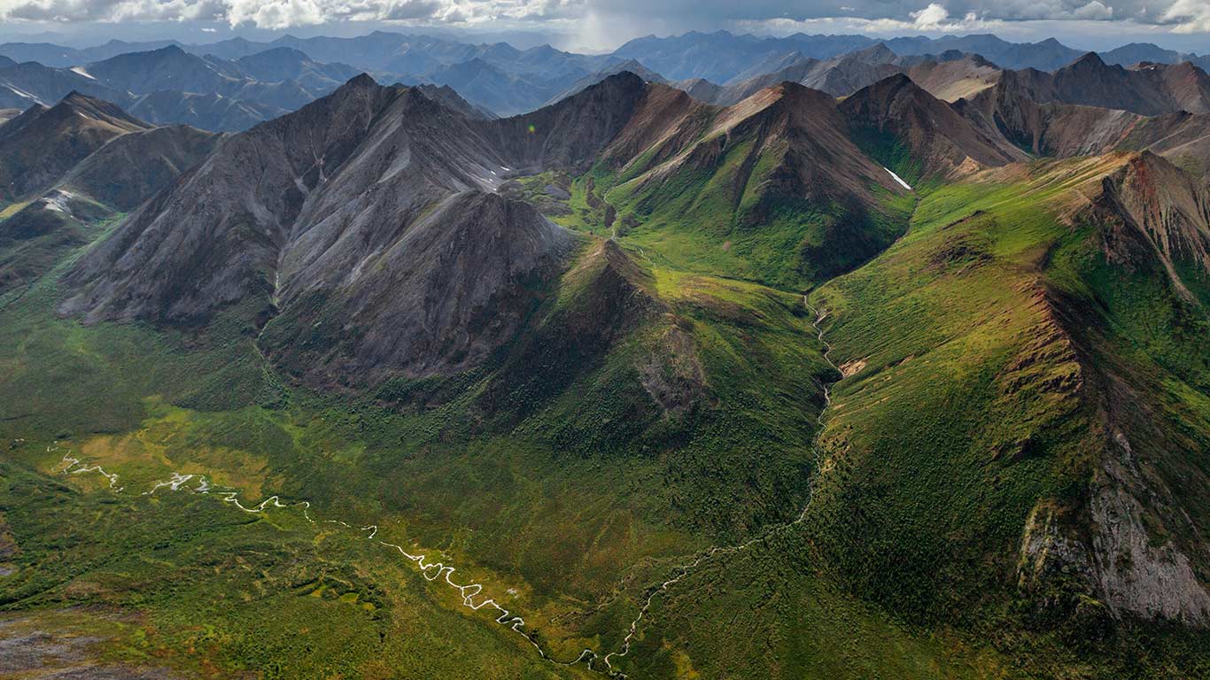 Rugged peaks and braided rivers in the Peel Watershed, Yukon (© Paul Nicklen/Getty Images)(Bing Canada)